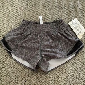lululemon 2.5 hotty hot shorts